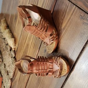 BCBGeneration strappy wedge sandal heels sz 7 brown leather gold hardware